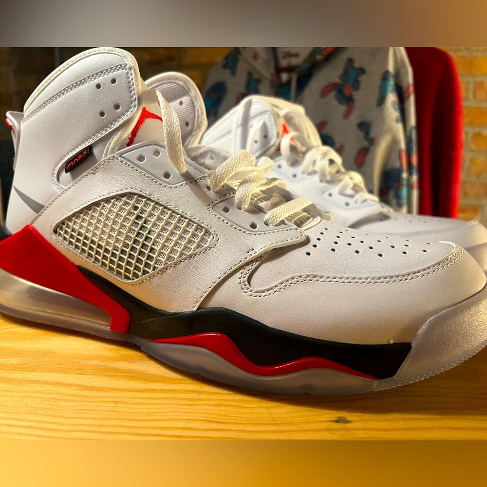 Jordan Mars 270